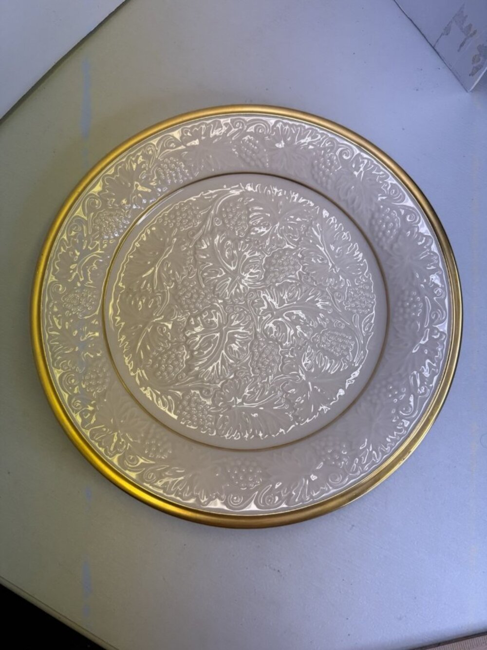 NWT Lenox China Plantation Buffet Server Chop Plate Platter Grapes Leaves Gold